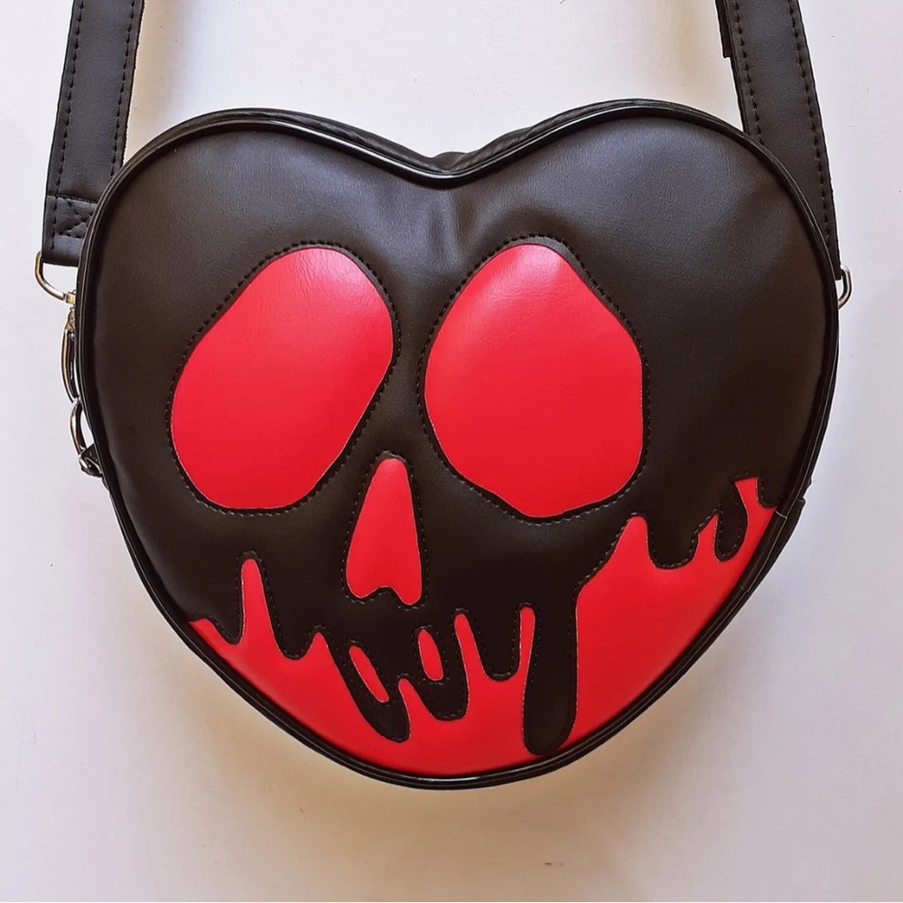 Nara Prado Poison Apple Bag Purse (Snow White)
